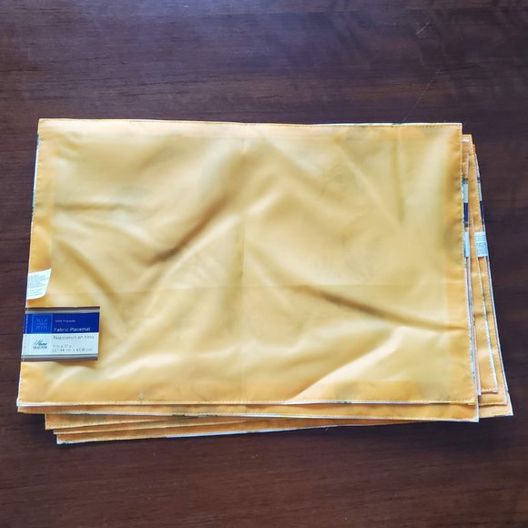 Lemon Placemats, set of 4, Polyester Yellow Green Reversible, Citrus Fruit Decor - Picture 5 of 5